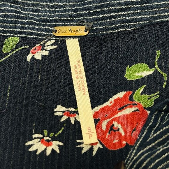 Free People Hearts And Colors Tunic Top SMALL Navy Blue Pin Stripe Sheer Floral - Picture 3 of 15